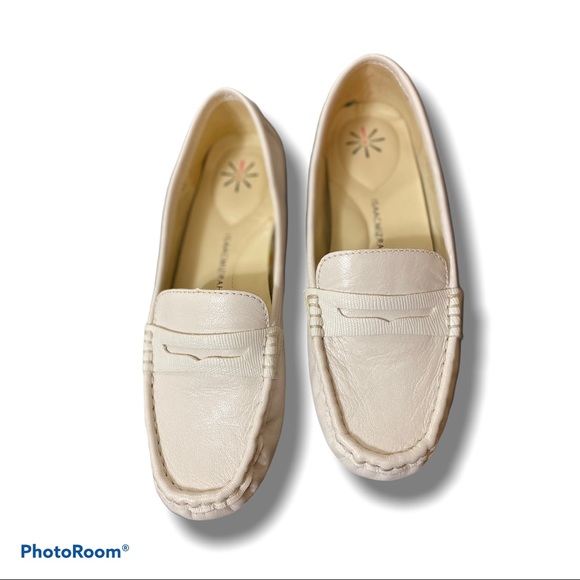 ISAAC MIZRAHI “ Reba” size 8 white leather woman’s loafer - Picture 2 of 10